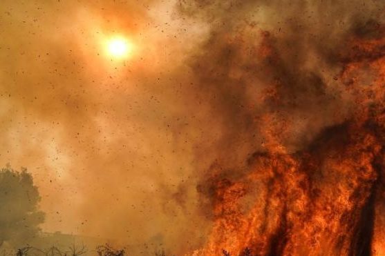 Wildfires in Southern California continue! About 100000 residents were forced to evacuate urgently