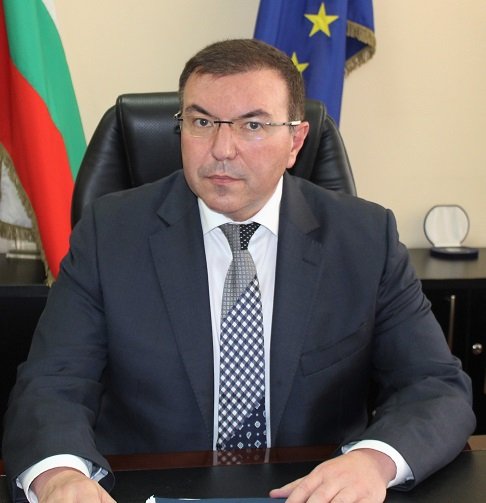 Bulgarian Minister Of Heath Isolation Himself with prime minister