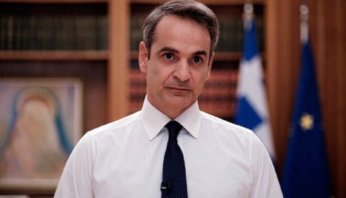 Greek Prime Minister Mizotakis postponed the announcement of new anti-pandemic restrictions due to the earthquake