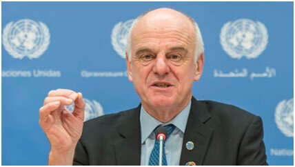 WHO's special envoy for new crown prevention and control responds to Pfizer vaccine news: good news, does not completely change the virus threat World Wide Web 2020-11-10 21:33 "Even if the vaccine is on the market in the near future, we still need to deal with the new crown virus as a'persistent threat' in the next few months", according to a report from the British Broadcasting Corporation (BBC) on the 10th, WHO's new crown pneumonia On the same day, the special envoy for epidemic prevention and control David Nabarro stated on the news of Pfizer vaccine that vaccines cannot completely change the virus threat, and countries still need to remain vigilant. image BBC: New crown vaccine, "a step forward" against the new crown According to reports, in response to the "good" news about the new crown vaccine released by Pfizer, Nabarro first said in an interview with the BBC, "Any good news about the vaccine is good news." But he then emphasized: “Everyone who hears or sees this news will say,'Wow, does this mean that life can return to normal in the near future?' Life will return to a new normal, but We haven't gotten there yet." image Nabarro (data map) "We still need to abide by all the important basic rules we know about dealing with this virus, and we also need to rely on our own behavior, the way the government manages the health system, and the solidarity between nations." Nabarro said: "I I just want to emphasize that we have been working hard to abide by these principles in the past 10 months, which is still absolutely necessary." He added: "Even if the vaccine is on the market in the near future, we still need to deal with the new coronavirus as a'persistent threat' in the next few months. We must ensure that we will continue to take all necessary measures. Deal with this virus that is causing major problems." "Vaccines will help, but they will not completely change the'rules of the game'." Nabarro emphasized in the end. According to the BBC report, British Chief Medical Officer Chris Whitty also stated that the progress of Pfizer’s vaccine “demonstrates the power of science”, but he also reminded that the final safety and effectiveness of the vaccine “to be seen” ". image Not only that, the BBC subsequently raised several concerns about vaccines. According to the report, first of all, because vaccines must be stored below minus 80 degrees Celsius, how to store and transport vaccines globally will become a problem. Then, the BBC raised several questions: How long can vaccine immunity last? Can it work on high-risk elderly people? Can it stop the spread of the virus, or can it just stop the deterioration of the new crown symptoms? The report also mentioned that most experts believe that even if the vaccine is on the market, it will not be widely used until mid-2021. Regulatory agencies will review vaccine-related trials and check whether the vaccine meets the necessary standards and safety requirements. "Prior to this, no country can use it." The BBC said.