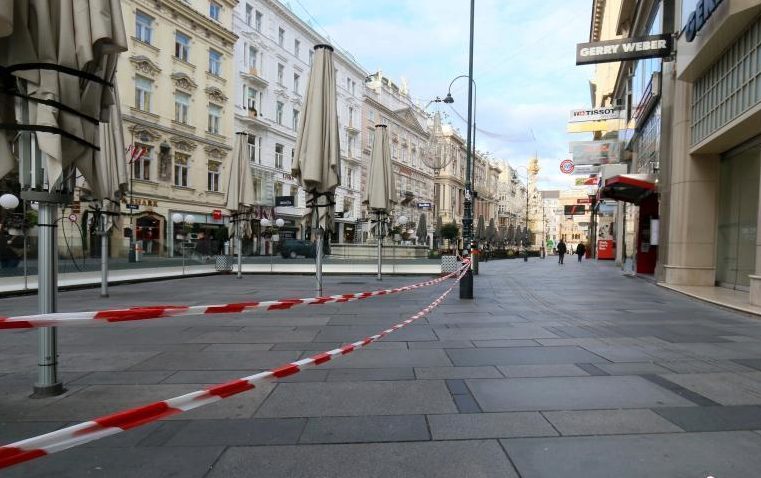 Austria upgrades national blockade measures, sparsely populated streets in Vienna
