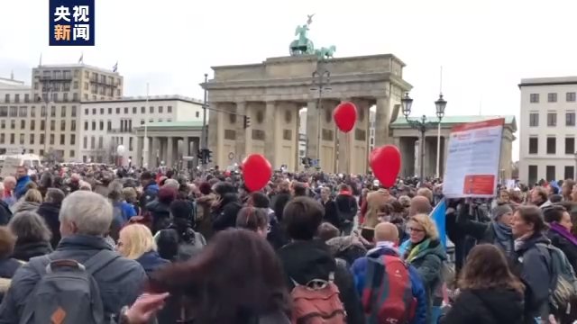 Anti-pandemic parade broke out in Berlin - Germany under severe pandemic prevention situation
