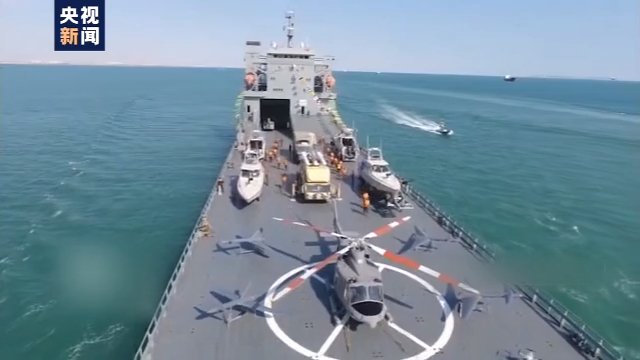 Iranian Islamic Revolutionary Guard Corps Navy installs a new domestic cruiser