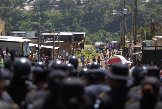 Guatemalan Congress Burned . What Happened in Guantemala .