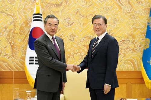 South Korean President Moon Jae-in met with Wang Yi