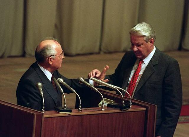 Why did Yeltsin suddenly give way to Putin in 1999