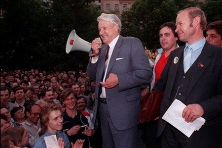 The last Soviet defense minister passed away
