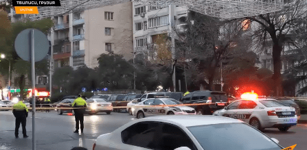 Sudden robbery in Georgia's capital : robbers joined hands with thunder to take 9 hostages