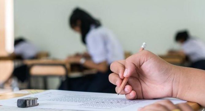 Cancellation of 2021 summer high school entrance examination in Wales