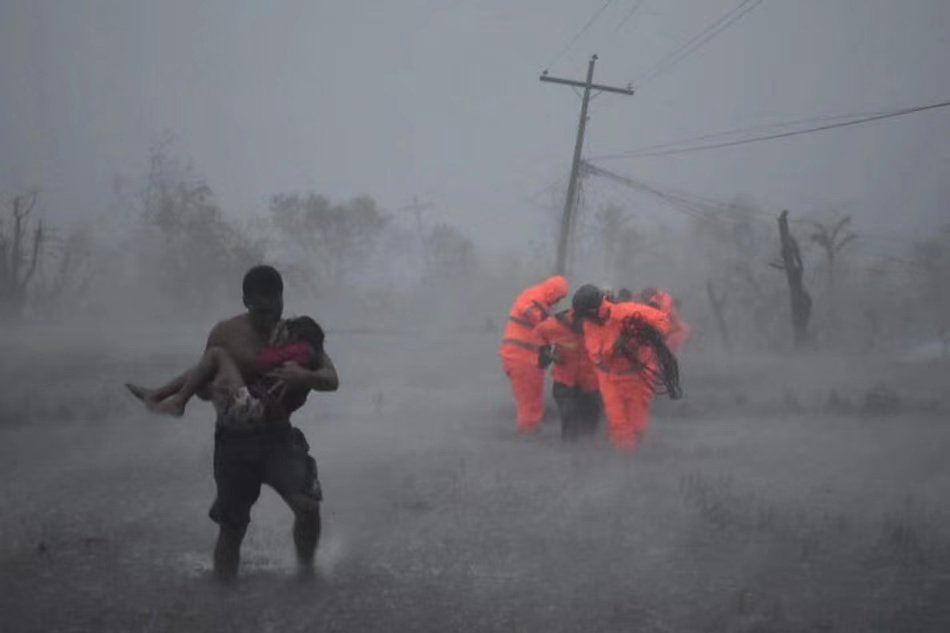 Typhoon Huangao fell in Philippines killing one person
