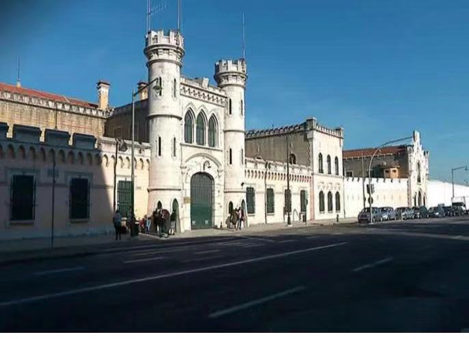 Two staff members and 64 inmates at a prison in Lisbon - Portugal tests positive for coronavirus