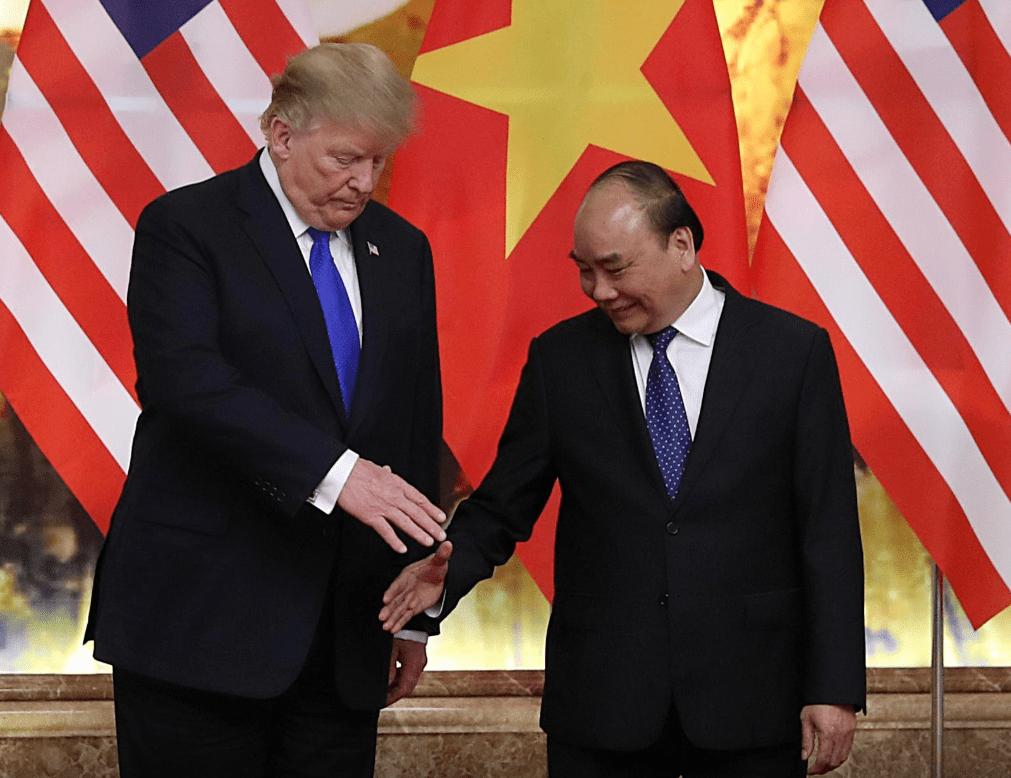 Trump called the Vietnamese Prime Minister to demand a solution to the trade deficit.