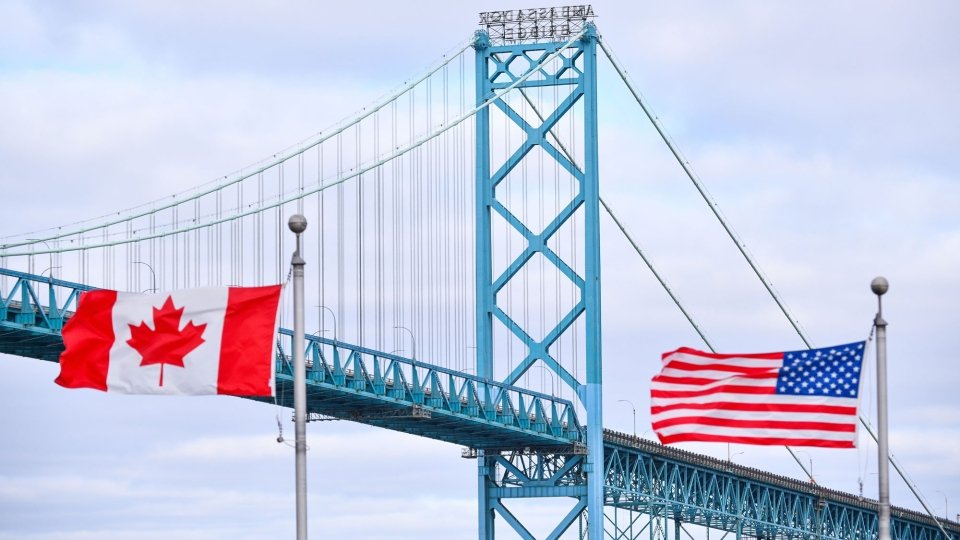 The closure of the land border between Canada and the United States has been extended for one month until January 21 next year.