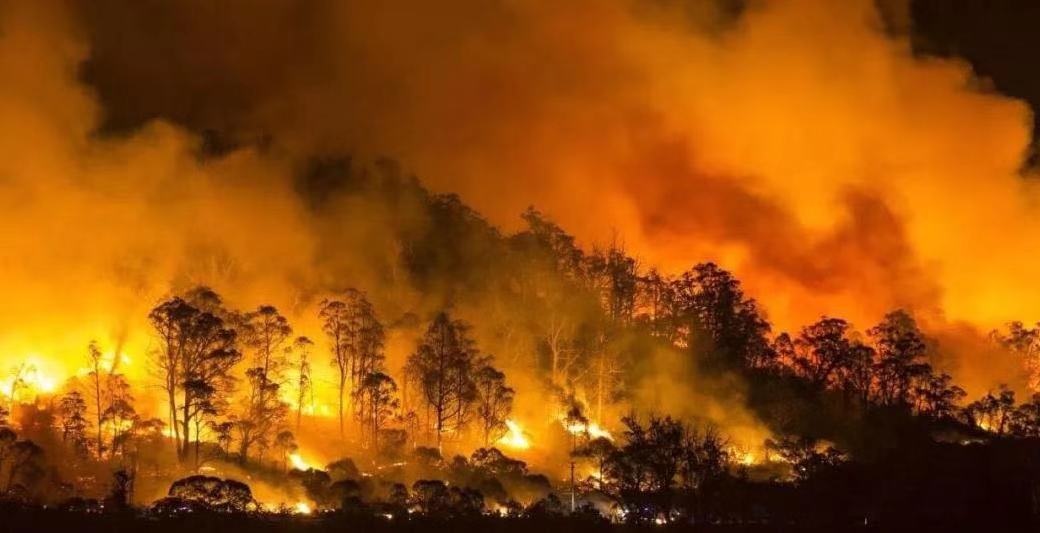 Wildfires in northern Perth, Australia, lost control, residents evacuated urgently