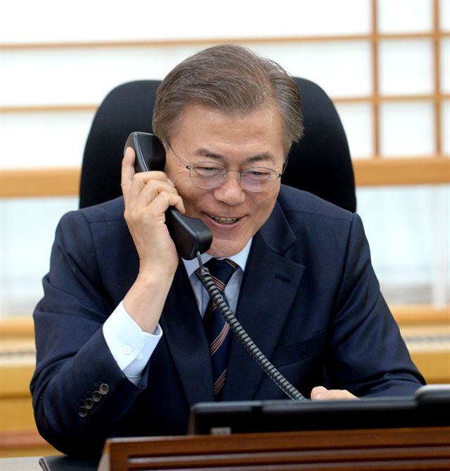 Moon Jae-in officially wrote to Biden on the same day to congratulate him on his election as US president