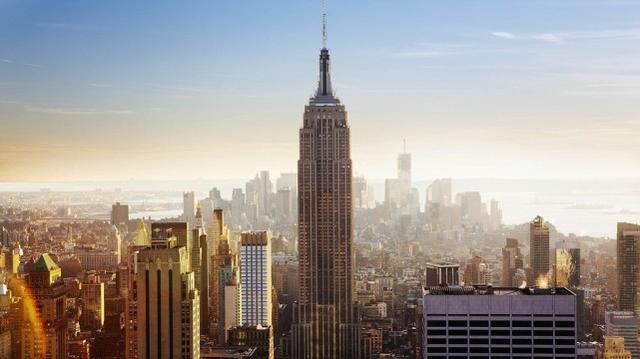 The bomb threat was hit at the Empire State Building in New York. The police were on high alert, and 16 departments deployed anti-terrorism officials.