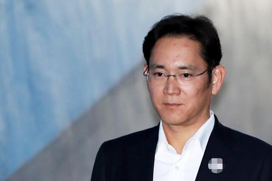 South Korean prosecutors demand a 9-year sentence for Samsung’s head