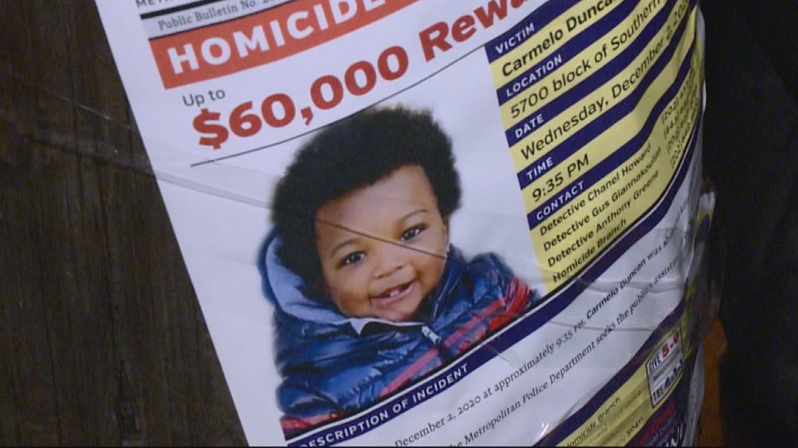 A 7-year-old girl was hit by stray bullets and died. American gun violence