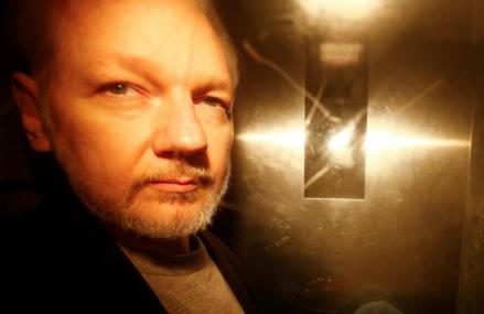 Snowden calls on Trump to pardon Assange: Please restore his freedom