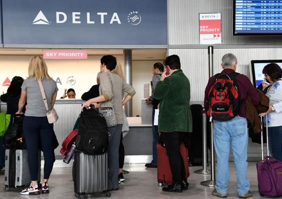 Delta cooperates with the US Centers for Disease Control and Prevention to launch the first close contact tracking project for returning passengers to the United States.