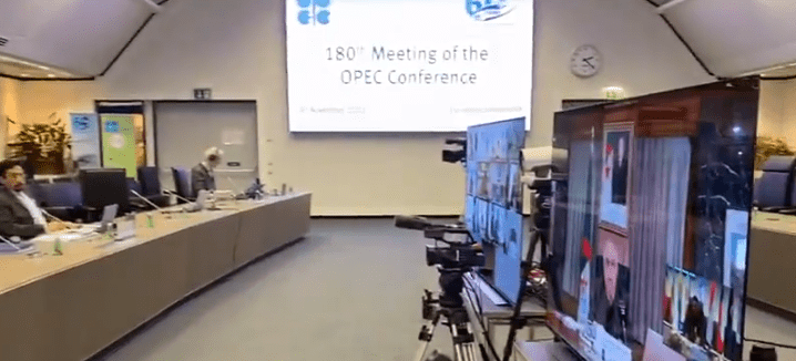 OPEC held its 180th meeting to discuss the scale of oil production reduction next year.