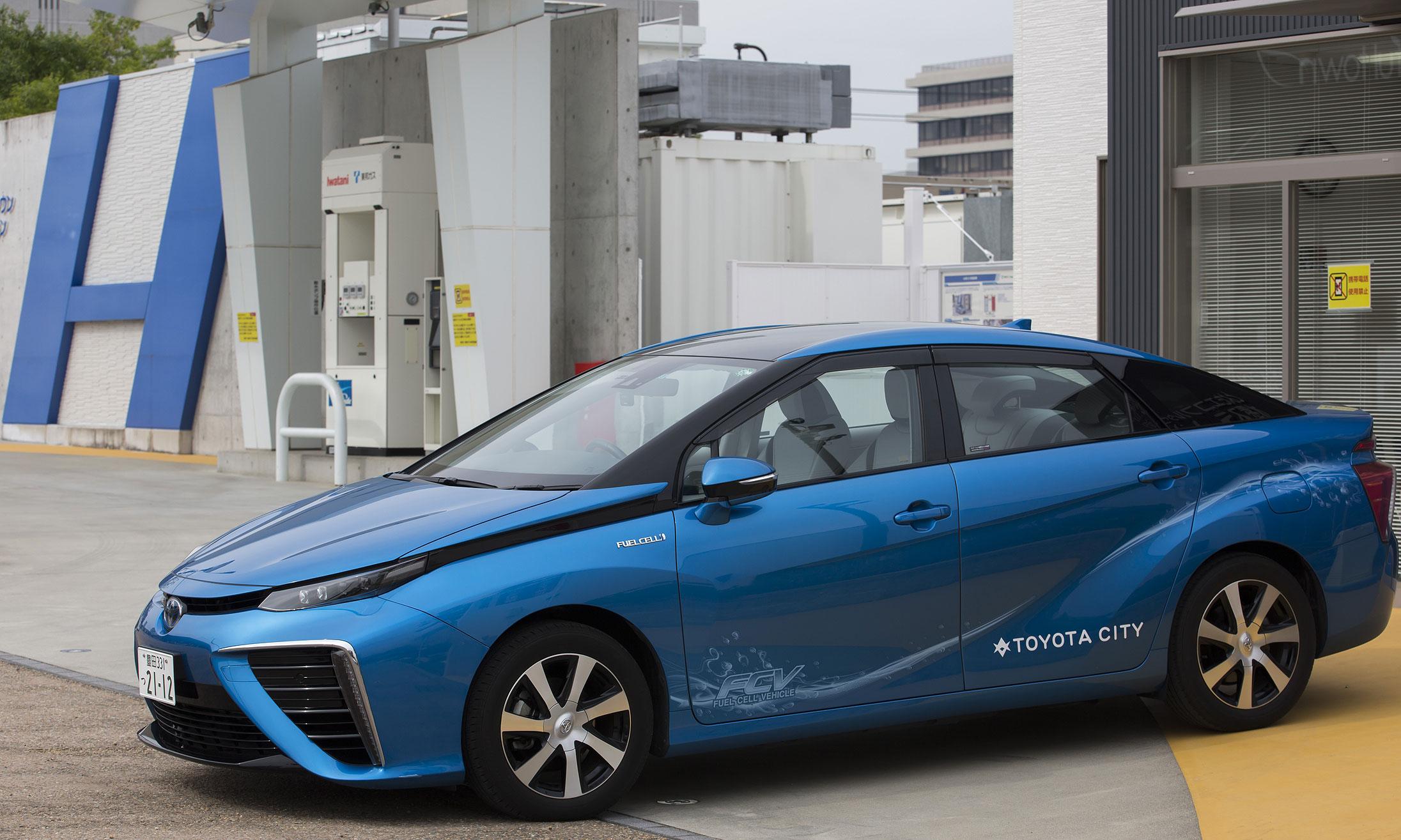 Toyota 2021 hydrogen fuel cell vehicle Mirai will be launched in December