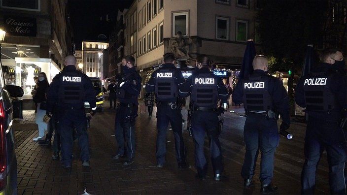 Hundreds of young people in Düsseldorf, Germany, clashed with the police for not complying with epidemic prevention regulations