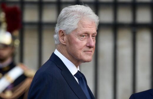 Clinton condemns the impact on Congress: Our country faces unprecedented attacks