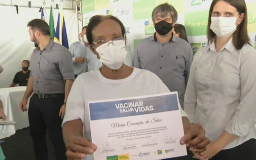 Coronavirus vaccines have arrived one after another, and comprehensive vaccination work began overnight across Brazil.