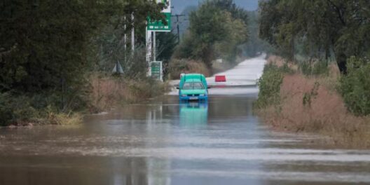 Heavy rains have been hit in many parts of Greece, causing damage to many traffic roads.