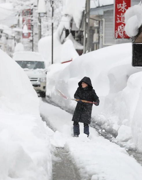 Heavy snow in many parts of Japan has killed 65 people: mostly people over 65 years old