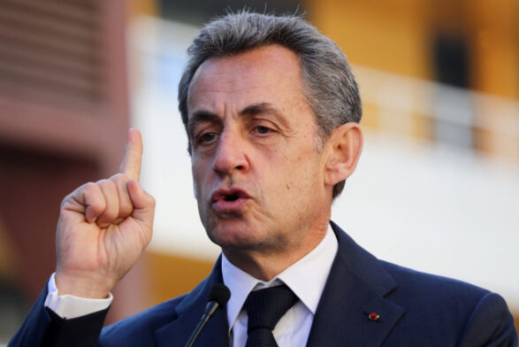 Former French President Sarkozy added another case and was investigated by the prosecution for suspected power for personal gain.