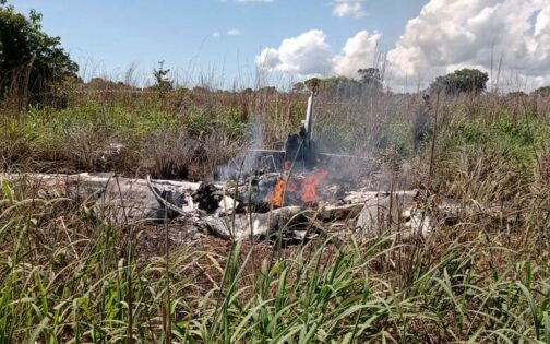 Six people were killed in an air crash of a Brazilian football team: the fire at the scene rose and the airframe was scorched.