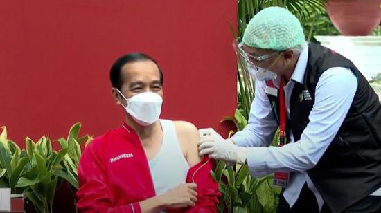Indonesian President Vaccinated with Second Dosage of Chinese Coronavirus Vaccine