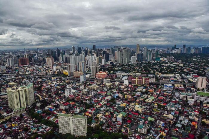 Philippines' economy shrank 9.5% in 2020 is the worst recession after World War II