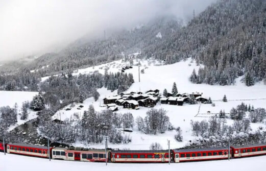 The risk of avalanche in Switzerland is extremely high. Several railway lines are closed.