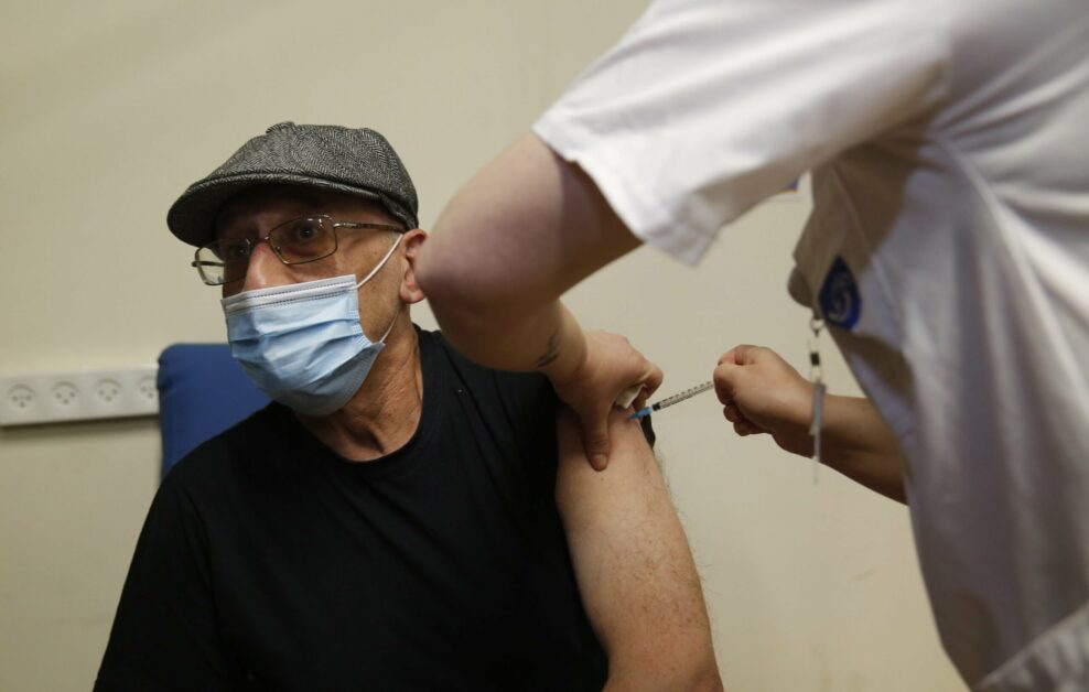 On December 30, a teacher was vaccinated against the novel coronavirus at Assaf Harofe Hospital in the central Israeli city of Tel Aviv. Xinhua News Agency Photo