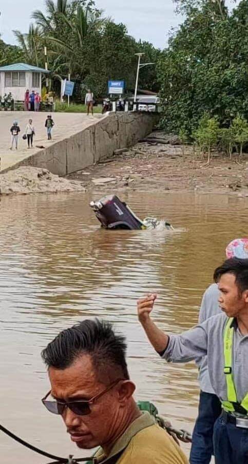A car crashed into a river in Malaysia, killing 9 people.