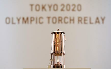 Tokyo announces the suspension of Olympic flame tour activities