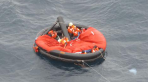 China Maritime Search and Rescue Center successfully rescued 10 crew members in distress