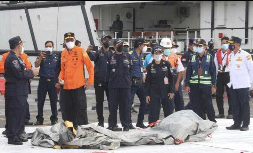 Indonesian passenger plane crashed into the sea: crying at Kundian Airport
