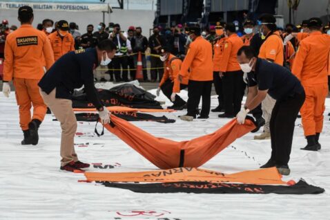 The Indonesian navy successfully recovered the black box of the crashed passenger plane