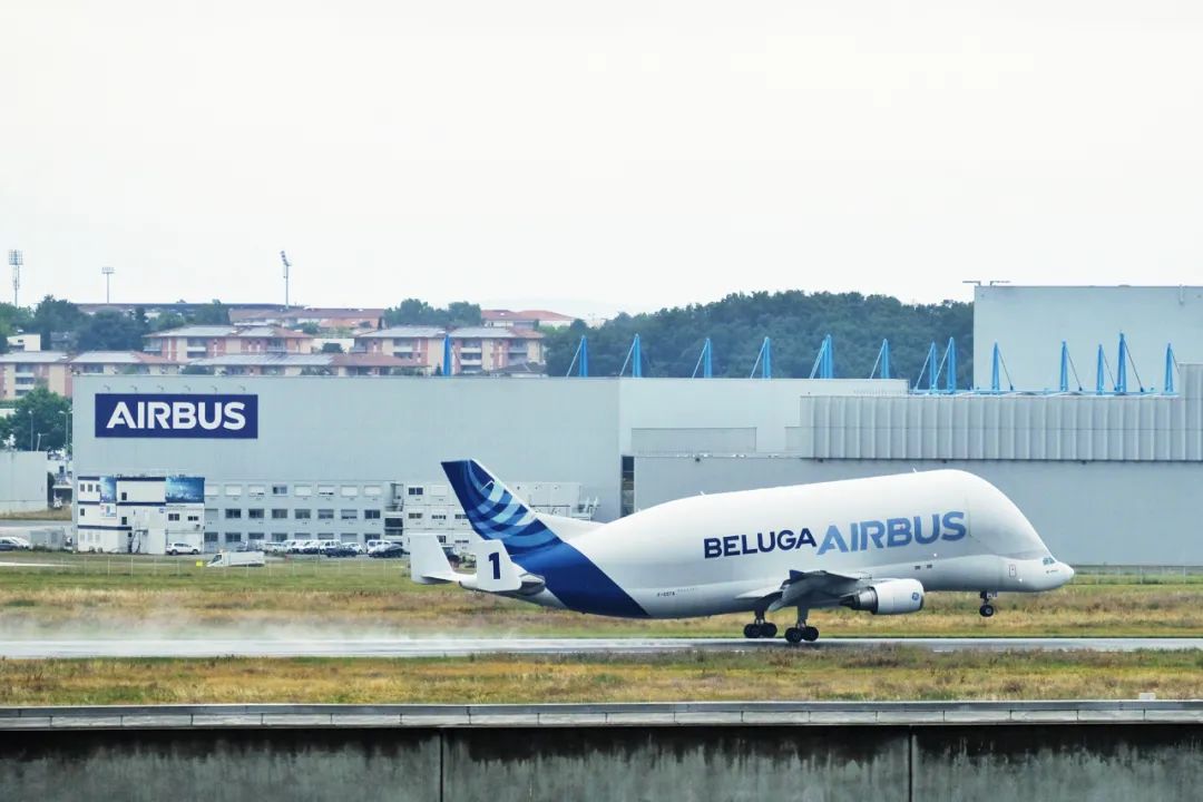 Airbus German factory has a cluster infection. 21 people have been diagnosed and quarantined 500 people.