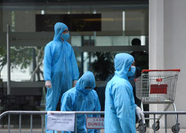 An employee at an airport in Vietnam was diagnosed and a large-scale test was carried out overnight.