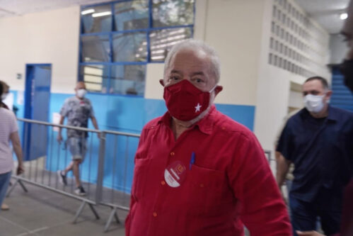 Brazil has more than 9.59 million confirmed cases of COVID-19. Former President Lula received antibiotic treatment.