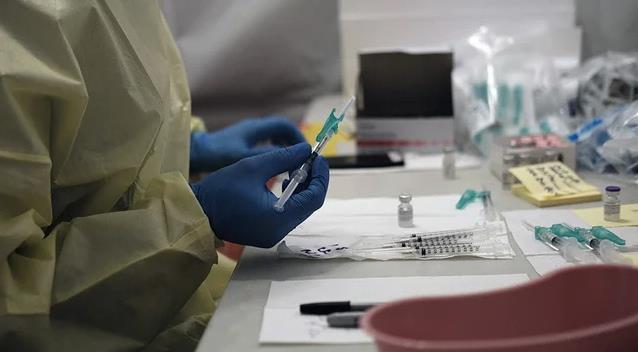 Russia says it can develop a human vaccine to deal with avian influenza virus mutation.