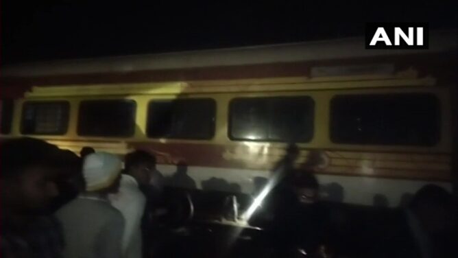 A passenger train derailed in Bihar, India. There are no reports of casualties for the time being.
