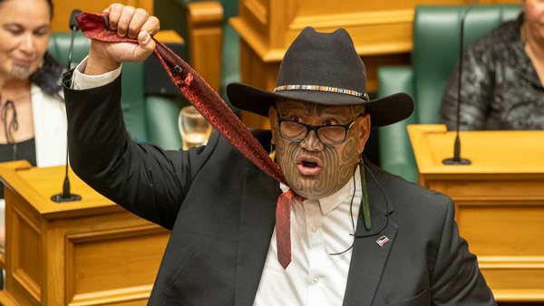 New Zealand Maori MP was expelled from Parliament for not complying with Western Dressing Law