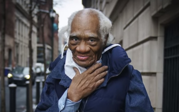 The oldest juvenile offender in the United States was released from prison after serving 68 years of prison. He was amazed at the skyscraper.