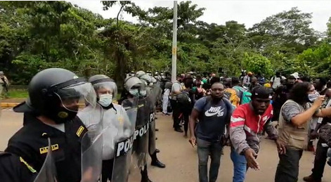 Brazil blockades the border and restricts Haitian refugees from Peru to Brazil.